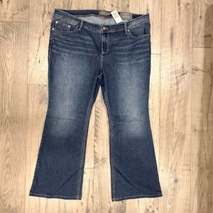 NWT ~ Torrid Blue Mid-rise Luxe Slim Boot Cut Super Stretch Jeans - Size 22S